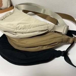 Uniqlo bundle of 3 messenger crossbody bags !
